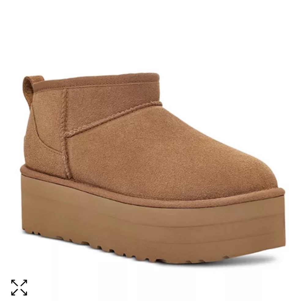 UGG Women’s Classic Ultra Mini Platform Boots size 9 Chestnut